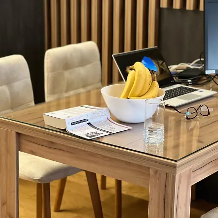 Stan Na Dan Lorena 아파트 사라예보